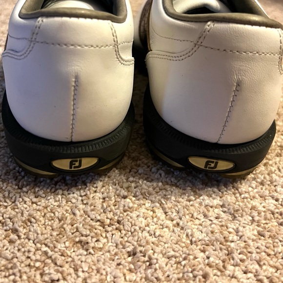 FootJoy Golf Shoes Men’s White/Brown Saddle Size 7 Good Condition - Picture 8 of 12